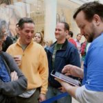 Дождались: iPad поступил в продажу в США. Дождались: iPad поступил в продажу в США. Фото.