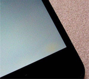 Появляются первые жалобы на недостатки iPhone 4
