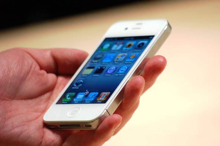 iPhone 4 White снова задерживается. iPhone 4 White снова задерживается. Фото.