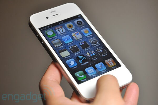 Причины отсрочки продаж белого iPhone 4. Причины отсрочки продаж белого iPhone 4. Фото.