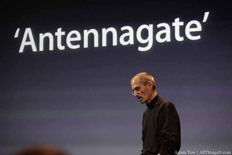 Apple могла знать о недостатках антенны iPhone 4 два года назад. Apple могла знать о недостатках антенны iPhone 4 два года назад. Фото.