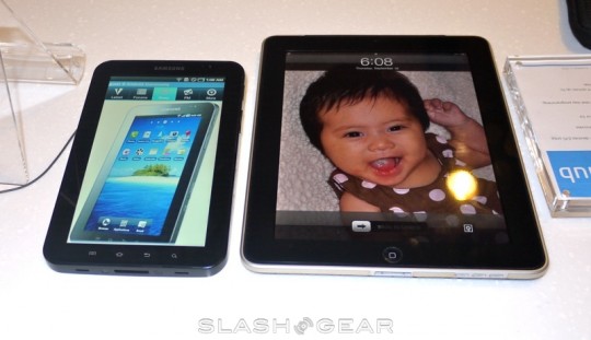 iPad vs Galaxy Tab: первые впечатления. iPad vs Galaxy Tab: первые впечатления. Фото.