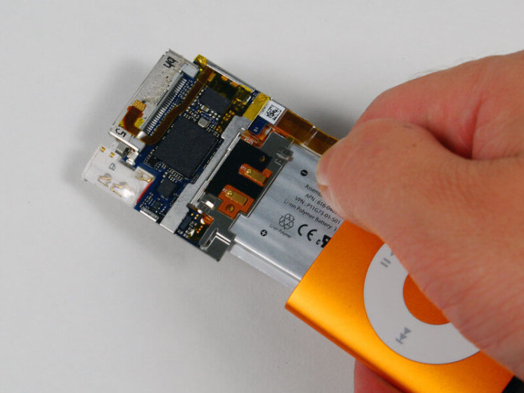 Apple заменила японцам аккумуляторы iPod nano