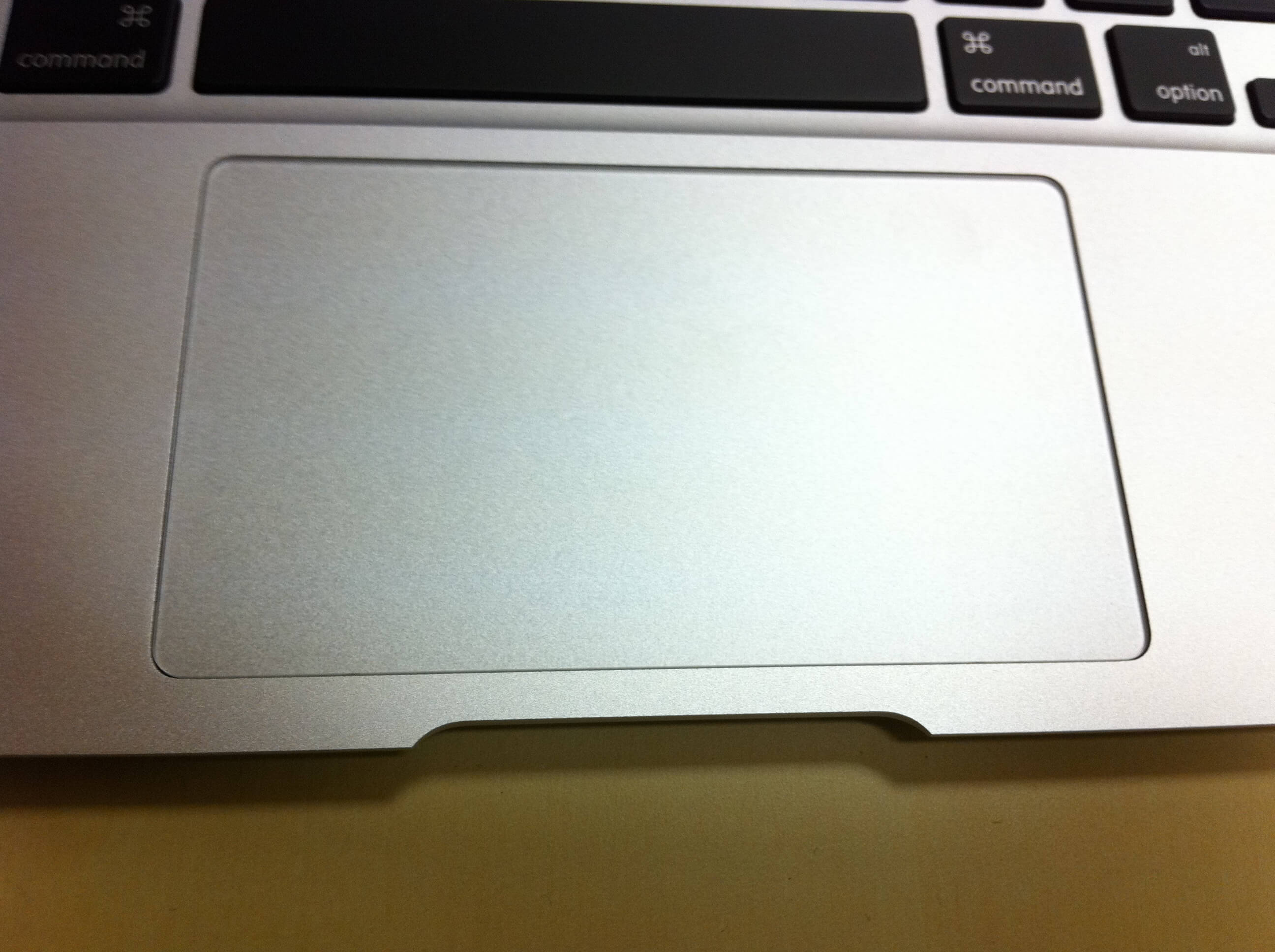 Обзор нового поколения MacBook Air 2010 года. Корпус и экран. Обзор нового поколения MacBook Air 2010 года. Корпус и экран. Фото.