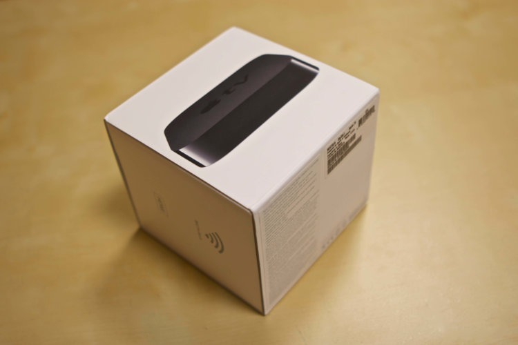 Распаковываем Apple TV. Распаковываем Apple TV. Фото.