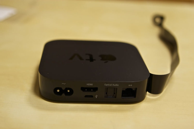 Распаковываем Apple TV. Распаковываем Apple TV. Фото.