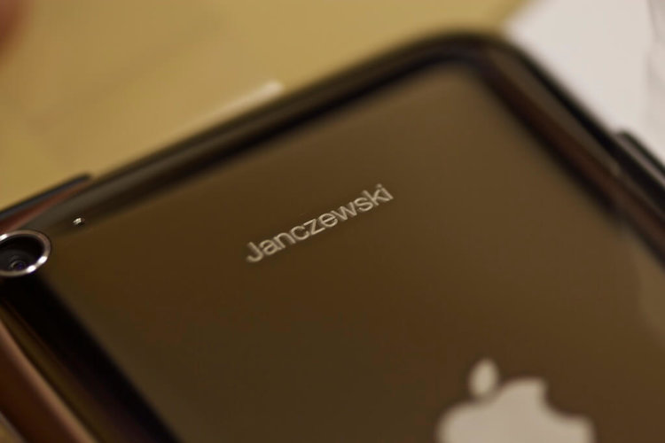 Подарочная упаковка от Apple. Подарочная упаковка от Apple. Фото.