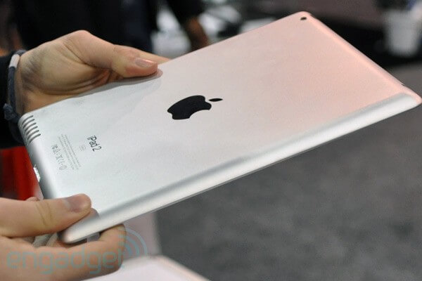 Копия второй версии iPad засветилась на CES. Копия второй версии iPad засветилась на CES. Фото.