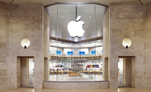 Парижский Apple Store близ Лувра Парижский Apple Store близ Лувра