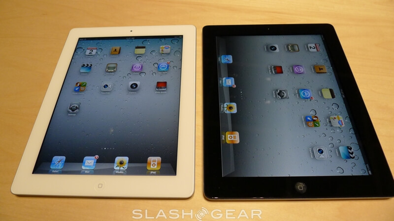 ipad-2-smartcovers-hands-on-demo10-slashgear