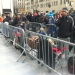 До начала продаж iPad2 осталось …. Фото.