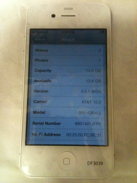 Прототип белого iPhone 4 выставлен на продажу на eBay. Прототип белого iPhone 4 выставлен на продажу на eBay. Фото.
