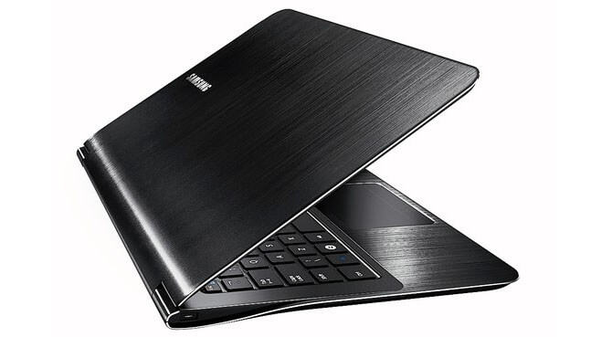 Моссберг: Samsung Series 9 пытается повторить успех MacBook Air. Моссберг: Samsung Series 9 пытается повторить успех MacBook Air. Фото.