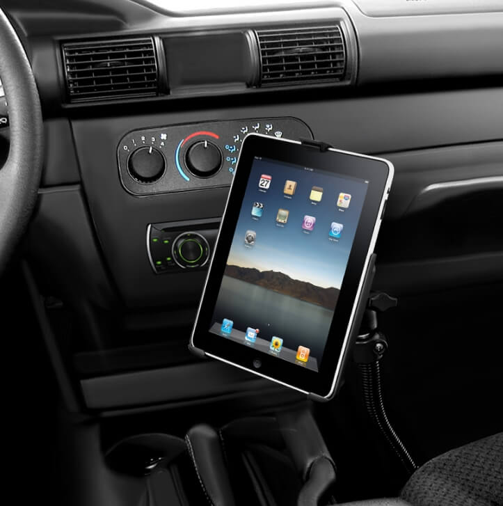 iPad в автомобиле iPad в автомобиле