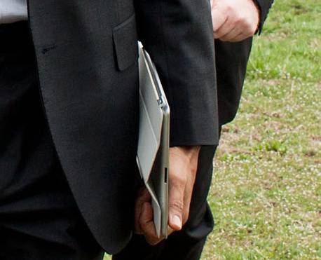 obama-ipad-2-closeup