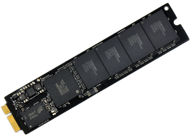 Apple MacBook Air с новым быстрым Samsung SSD вместо старого Toshiba. Apple MacBook Air с новым быстрым Samsung SSD вместо старого Toshiba. Фото.