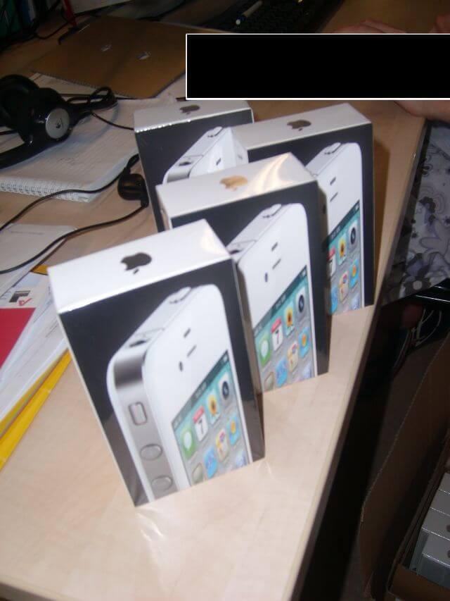 Белый iPhone 4 уже в продаже в Бельгии. Белый iPhone 4 уже в продаже в Бельгии. Фото.