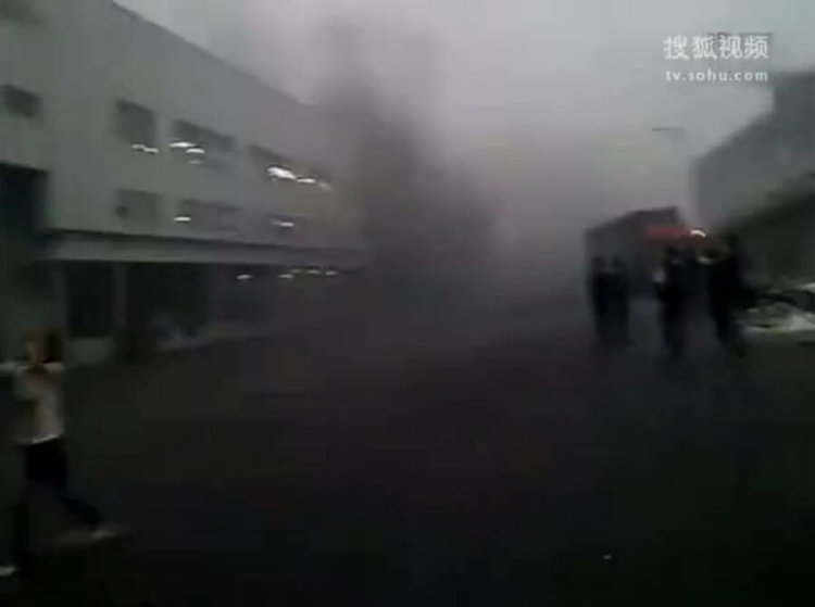 Foxconn-iPad-Factory-Explosion-2011-a