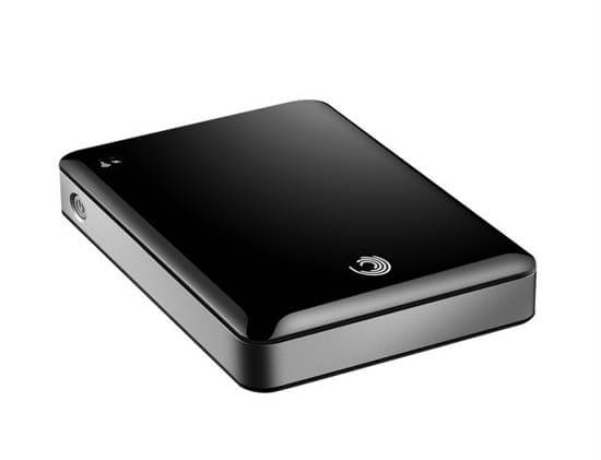 Seagate представляет портативный беспроводной внешний диск для iOS — устройств. Seagate представляет портативный беспроводной внешний диск для iOS — устройств. Фото.