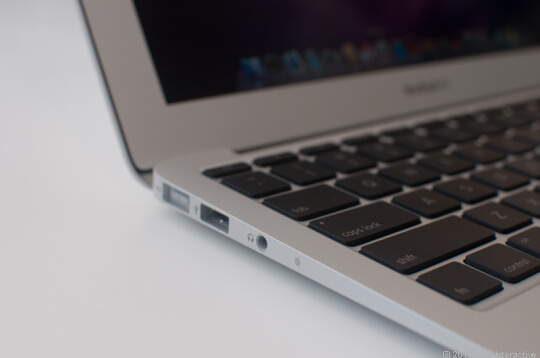 PC World: MacBook Air 2011 может стать первым в мире Ultrabook. PC World: MacBook Air 2011 может стать первым в мире Ultrabook. Фото.