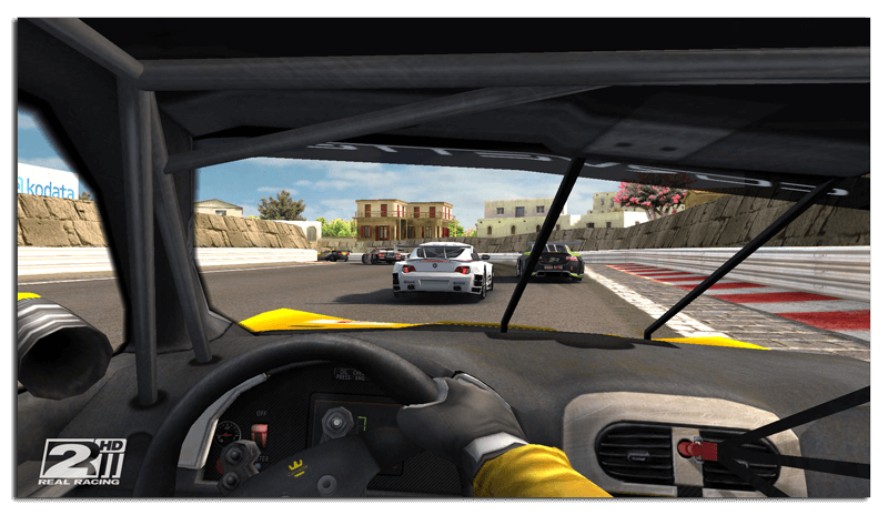 В Real Racing 2 HD можно играть на большом экране без проводов. В Real Racing 2 HD можно играть на большом экране без проводов. Фото.