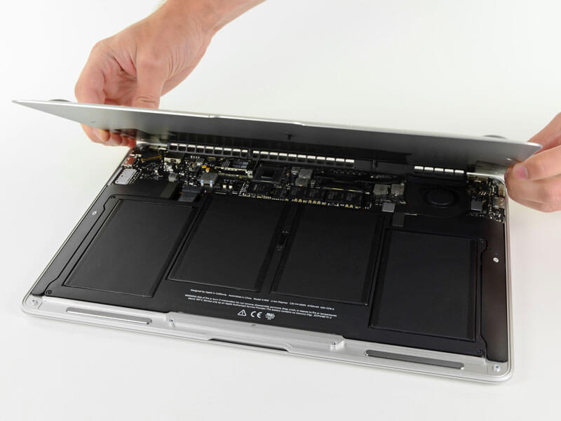 Вскрытие показало: Новый MacBook Air обладает сменными SSD. Вскрытие показало: Новый MacBook Air обладает сменными SSD. Фото.