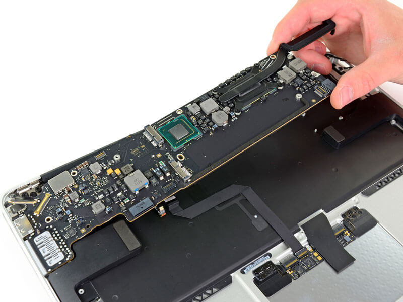 Вскрытие показало: Новый MacBook Air обладает сменными SSD. Вскрытие показало: Новый MacBook Air обладает сменными SSD. Фото.