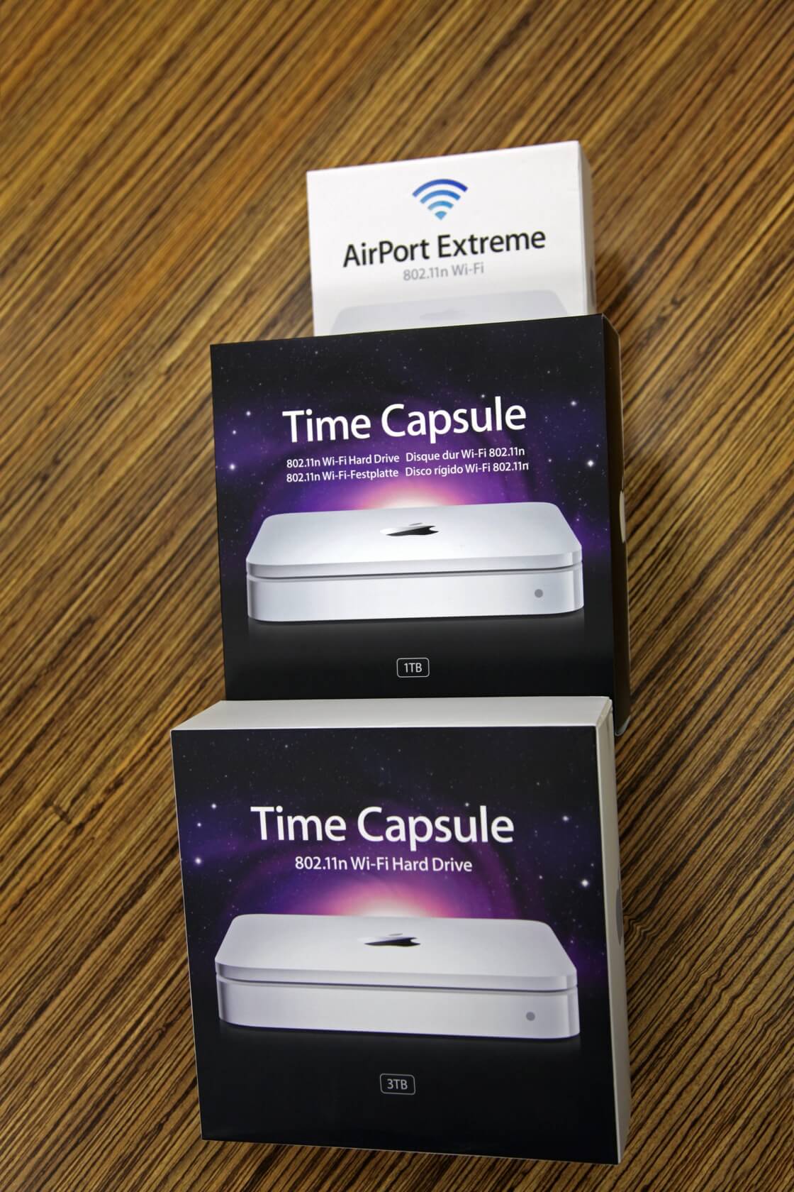 Новые AirPort Extreme и Time Capsule — еще быстрее, еще дальше. Новые AirPort Extreme и Time Capsule — еще быстрее, еще дальше. Фото.