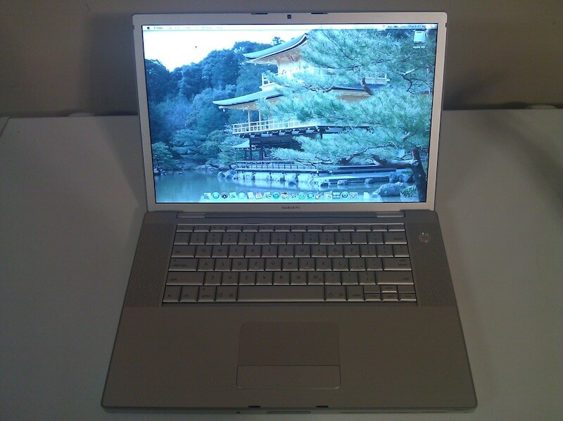 Прототип MacBook Pro с 3G можно купить на eBay. Прототип MacBook Pro с 3G можно купить на eBay. Фото.