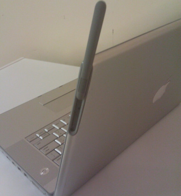 История таинственного исчезновения прототипа MacBook Pro. Фото.