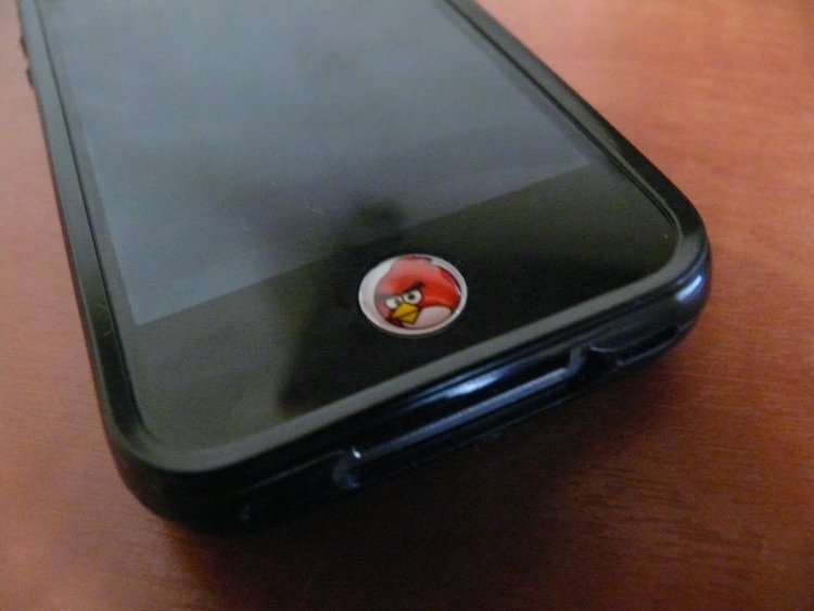 Cтикеры для кнопки Home c «Angry Birds». Cтикеры для кнопки Home c «Angry Birds». Фото.
