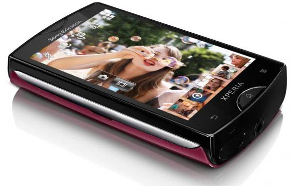 Sony Ericsson Xperia Mini попал под «скальпель». Sony Ericsson Xperia Mini попал под «скальпель». Фото.