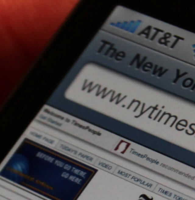Аналитики: Пользователи все еще любят iPhone 4. Аналитики: Пользователи все еще любят iPhone 4. Фото.