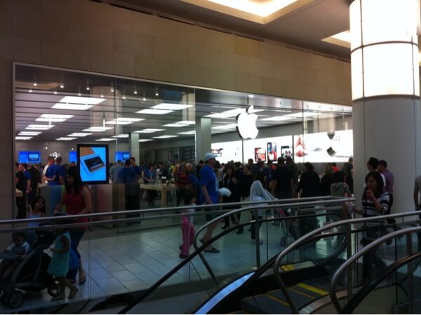 Итог сентябрьского квартала – семь новых розничных магазинов Apple. Metrotown. Итог сентябрьского квартала – семь новых розничных магазинов Apple. Metrotown. Фото.