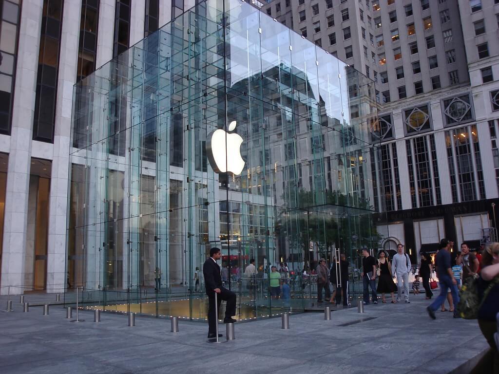 Официальный «Сервис» Apple во Франкфурте. Официальный «Сервис» Apple во Франкфурте. Фото.