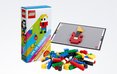 Гибридная игрушка Lego для iPhone. Гибридная игрушка Lego для iPhone. Фото.