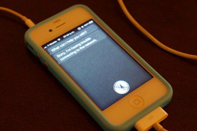 siri-iphone-4 siri-iphone-4