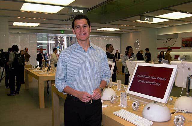 Главой розничного подразделения Apple станет Стив Кано? Главой розничного подразделения Apple станет Стив Кано? Фото.