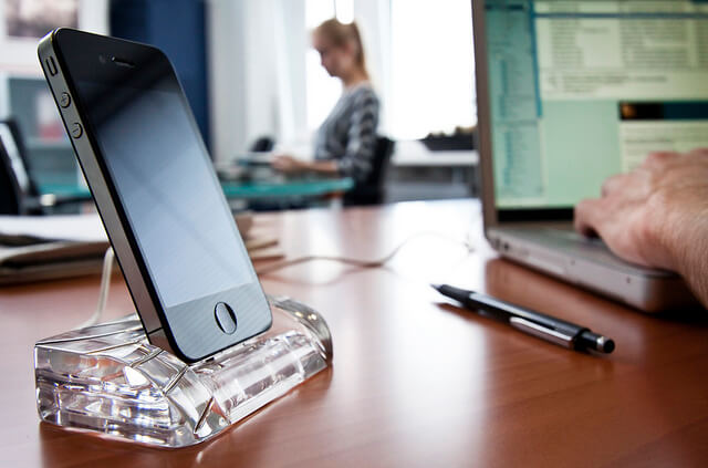 calypso-dock-iphone-cristal-crystal-branche calypso-dock-iphone-cristal-crystal-branche