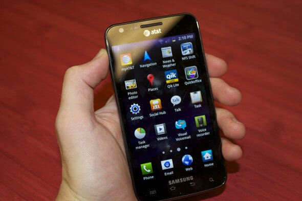 the-prototype-had-a-bigger-screen-than-the-current-iphone-it-was-4-diagonal-like-this-samsung-phone the-prototype-had-a-bigger-screen-than-the-current-iphone-it-was-4-diagonal-like-this-samsung-phone