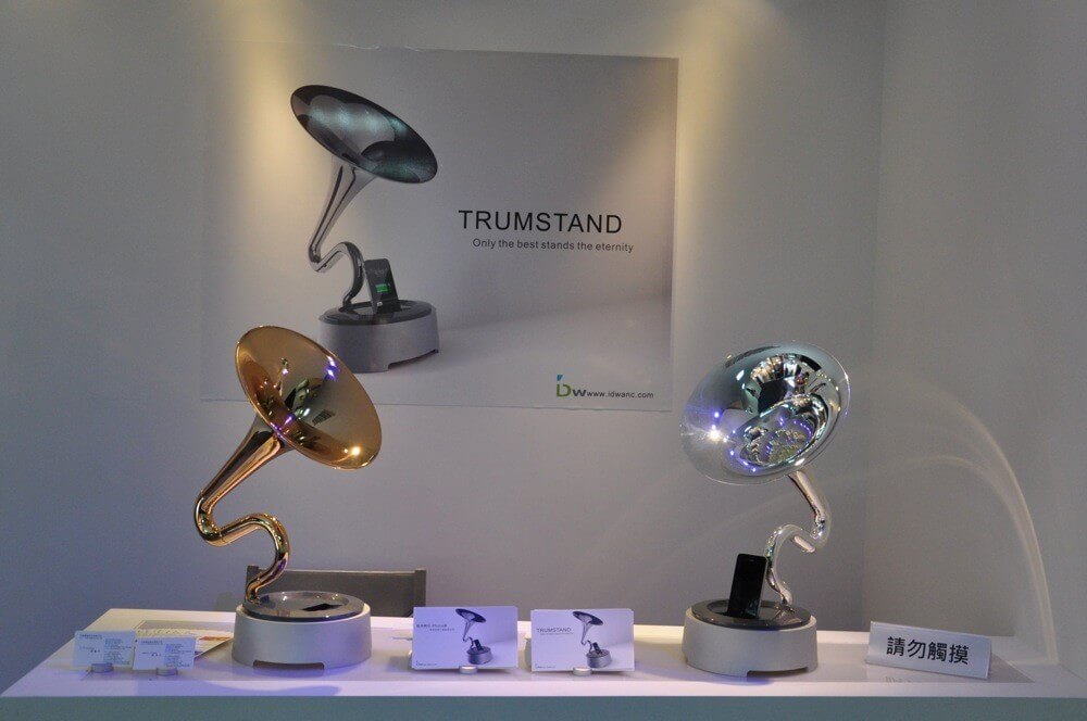 04307972-photo-gramophone-trumstand-pour-iphone-computex 04307972-photo-gramophone-trumstand-pour-iphone-computex