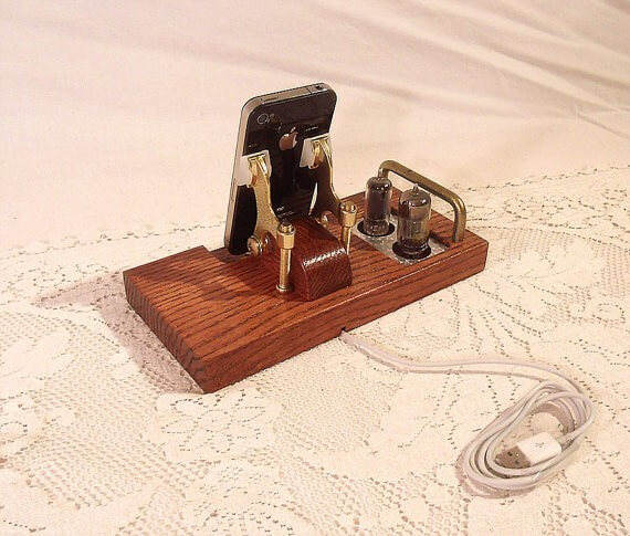 Retro Steampunk Radio iPhone Dock Retro Steampunk Radio iPhone Dock