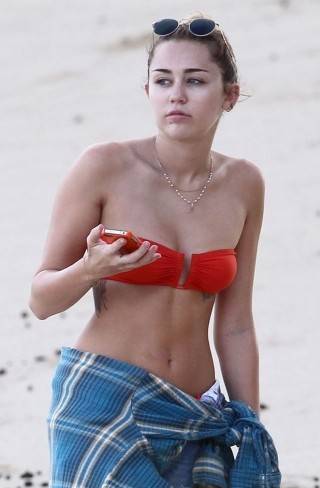 Miley-Cyrus-e1325749188431 Miley-Cyrus-e1325749188431