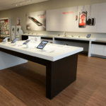 Verizon, как и все остальные, копирует концепт Apple Store. Verizon, как и все остальные, копирует концепт Apple Store. Фото.