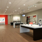 Verizon, как и все остальные, копирует концепт Apple Store. Verizon, как и все остальные, копирует концепт Apple Store. Фото.