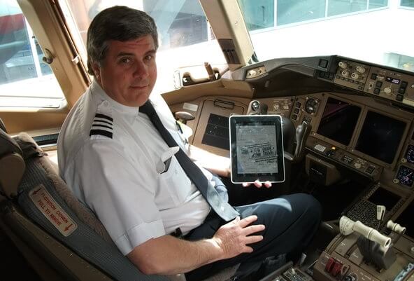 iPad в кабине пилота iPad в кабине пилота