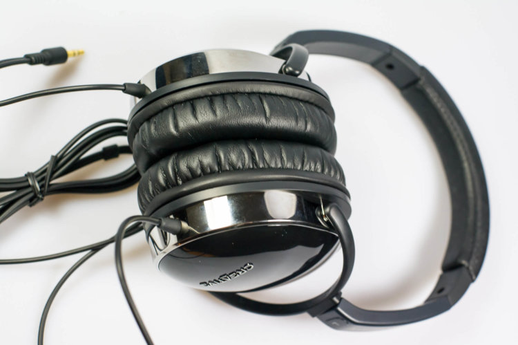 3 Headphones 3 Headphones