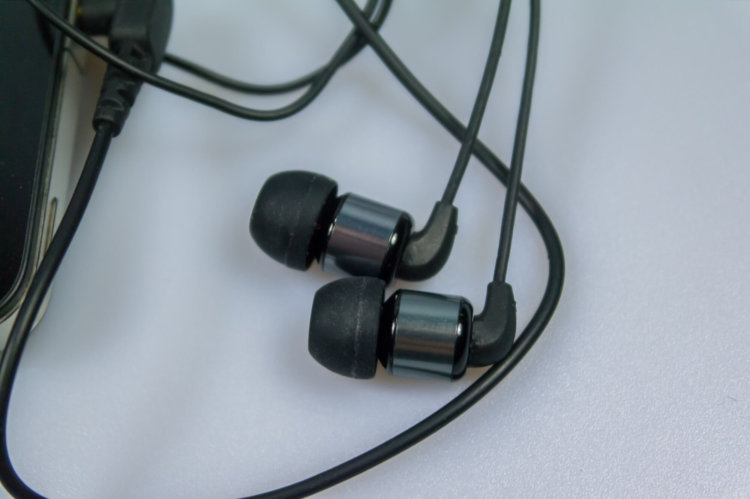 7 Earphones 7 Earphones