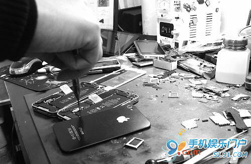 Мастерская по ремонту iPhone и подготовке к повторной продаже Мастерская по ремонту iPhone и подготовке к повторной продаже