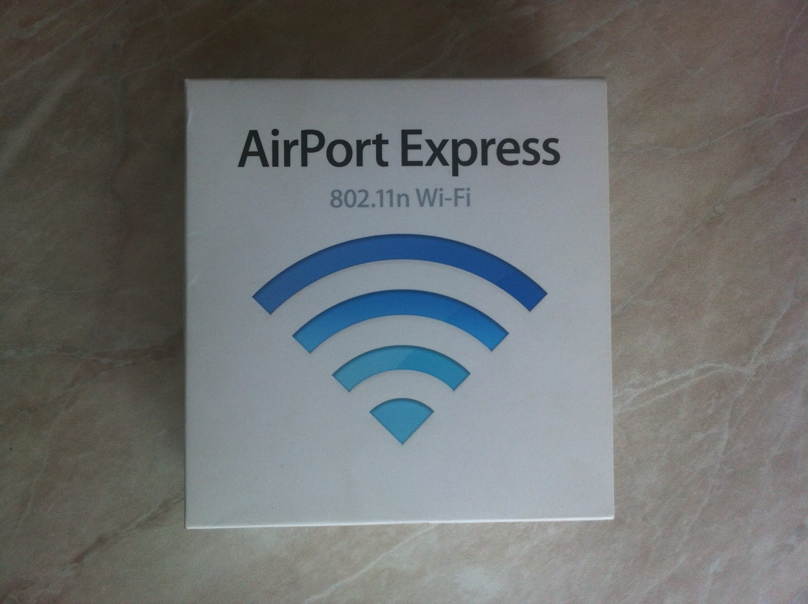 Лицевая сторона коробки AirPort Express Лицевая сторона коробки AirPort Express